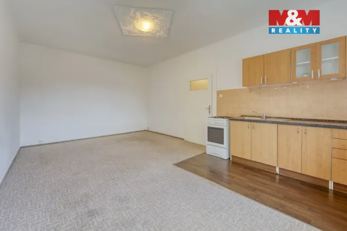 Pronájem bytu 1+kk, Plzeň - Doubravka, Masarykova, 28 m2