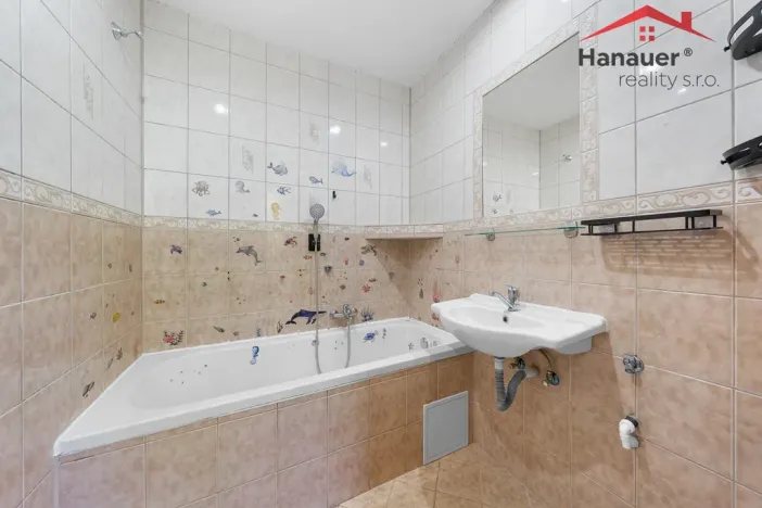 Prodej bytu 3+1, Povrly, Sídliště II, 84 m2