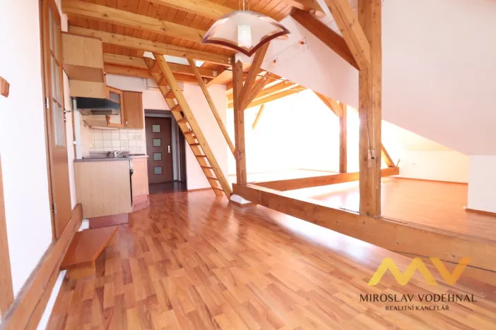 Pronájem bytu 2+kk, Hradec Králové - Pražské Předměstí, Nerudova, 65 m2