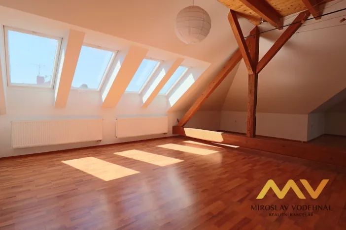 Pronájem bytu 2+kk, Hradec Králové - Pražské Předměstí, Nerudova, 65 m2