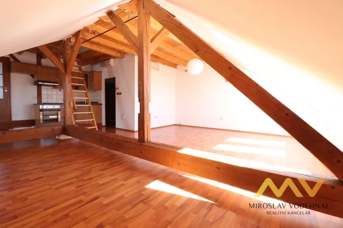 Pronájem bytu 2+kk, Hradec Králové - Pražské Předměstí, Nerudova, 65 m2