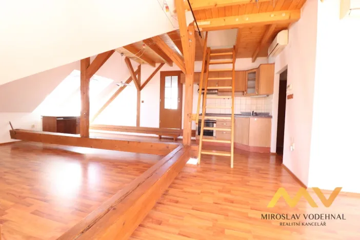 Pronájem bytu 2+kk, Hradec Králové - Pražské Předměstí, Nerudova, 65 m2