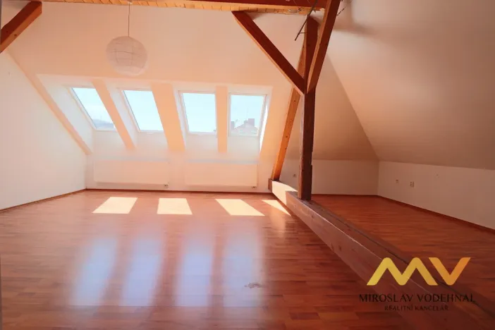 Pronájem bytu 2+kk, Hradec Králové - Pražské Předměstí, Nerudova, 65 m2