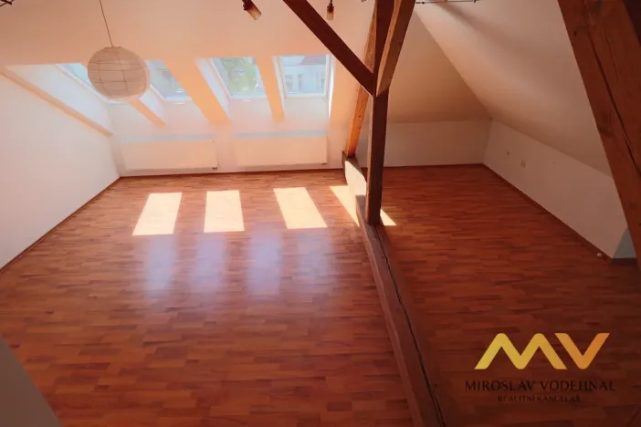 Pronájem bytu 2+kk, Hradec Králové - Pražské Předměstí, Nerudova, 65 m2