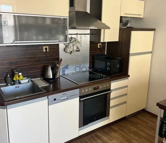 Pronájem bytu 2+kk, Praha, Černokostelecká, 47 m2