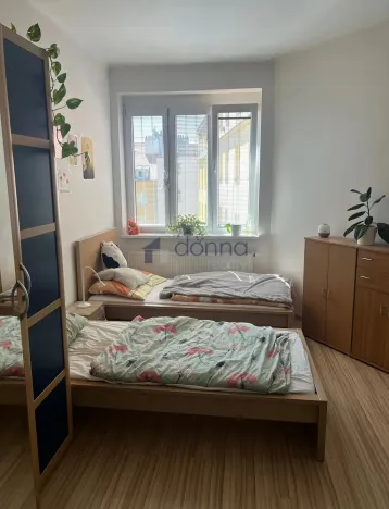 Pronájem bytu 2+kk, Praha, Černokostelecká, 47 m2
