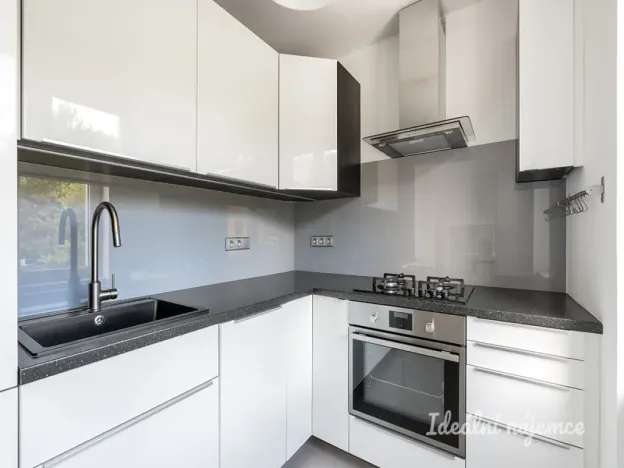 Pronájem bytu 1+1, Praha - Nusle, Boleslavova, 34 m2