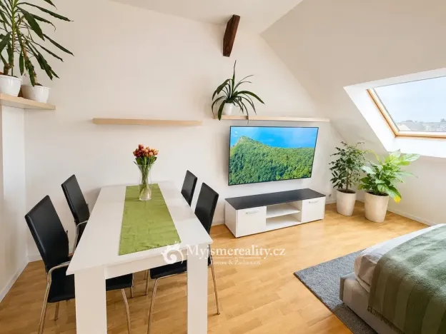 Prodej bytu 2+kk, Znojmo, Vídeňská třída, 71 m2
