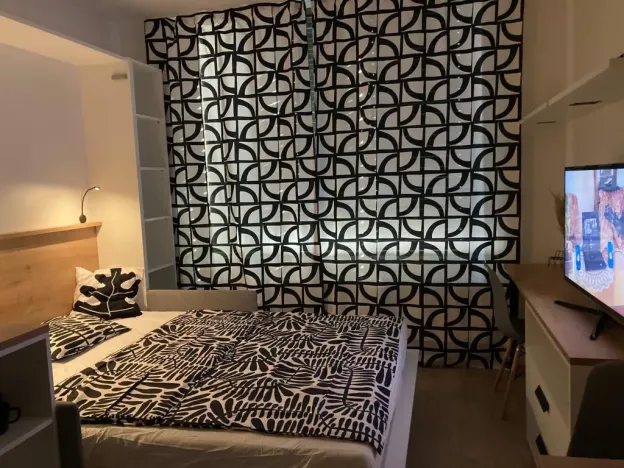 Pronájem bytu 1+kk, Praha - Smíchov, Plzeňská, 20 m2