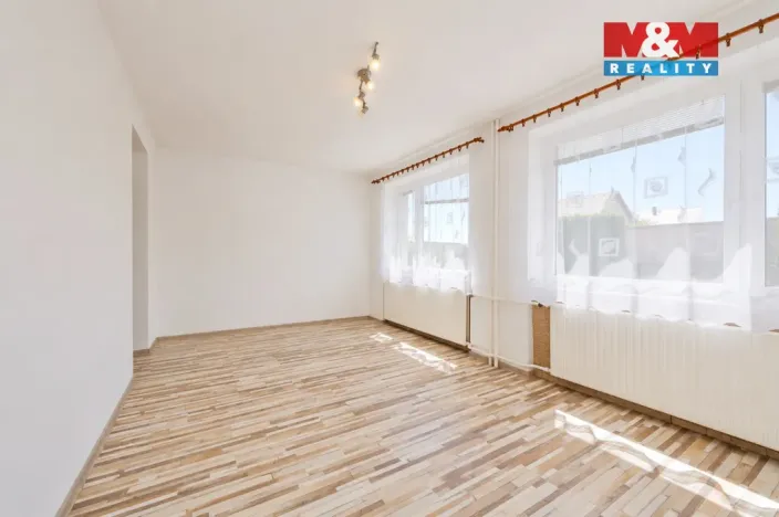 Prodej bytu 3+1, Nadějov, 85 m2