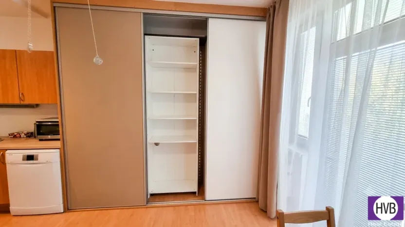 Pronájem bytu 1+kk, Praha - Vysočany, Poděbradská, 33 m2