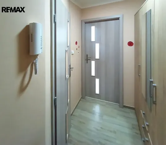 Prodej bytu 1+kk, Slaný, Na Dolíkách, 33 m2
