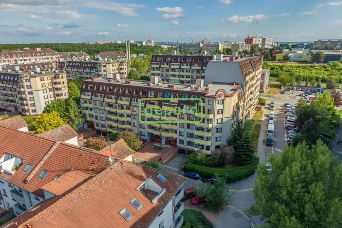 Pronájem bytu 4+1, Praha, U zeleného ptáka, 84 m2