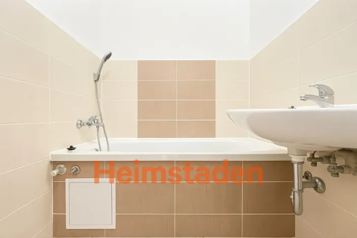 Pronájem bytu 2+1, Havířov - Město, nám. Republiky, 52 m2