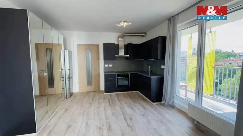 Pronájem bytu 1+kk, Praha, Počernická, 42 m2