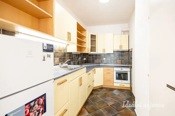 Pronájem bytu 2+kk, Praha - Kyje, Lásenická, 51 m2