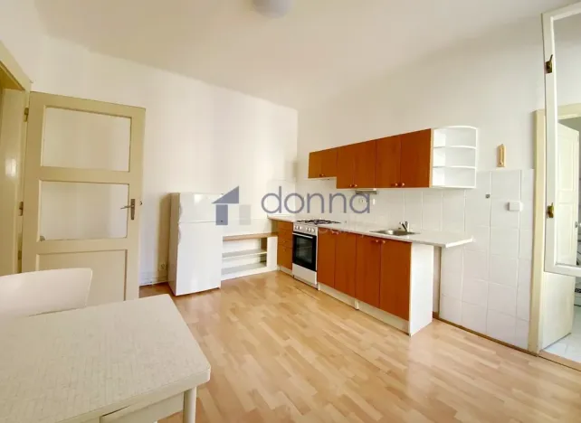 Pronájem bytu 2+kk, Praha, Viklefova, 39 m2