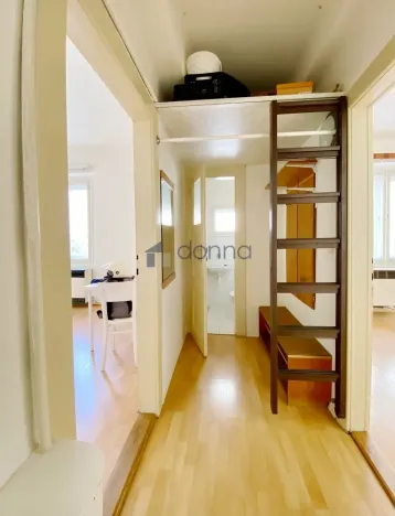 Pronájem bytu 2+kk, Praha, Viklefova, 39 m2