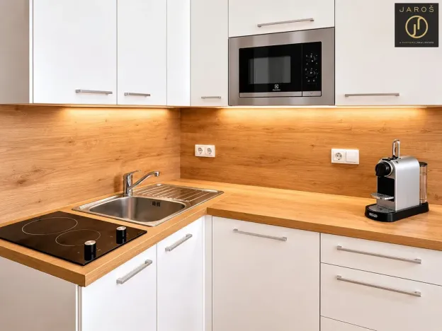 Pronájem bytu 1+kk, Praha - Bubeneč, Korunovační, 25 m2
