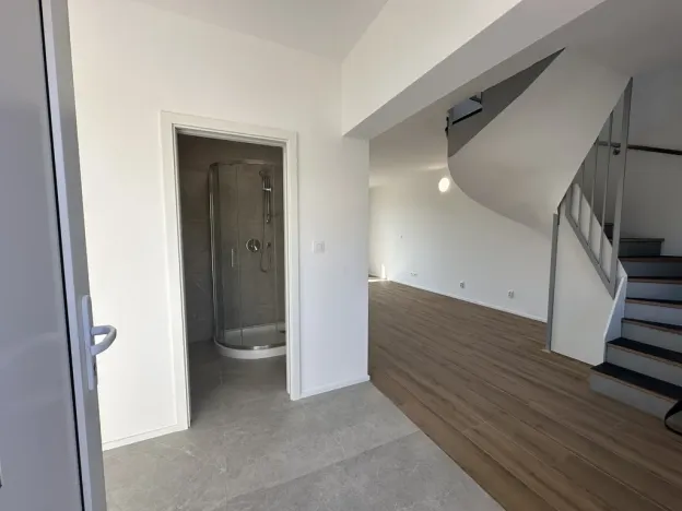 Pronájem rodinného domu, Králův Dvůr, Tři Vršky, 104 m2