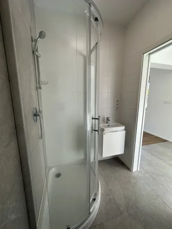 Pronájem rodinného domu, Králův Dvůr, Tři Vršky, 104 m2