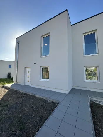 Pronájem rodinného domu, Králův Dvůr, Tři Vršky, 104 m2
