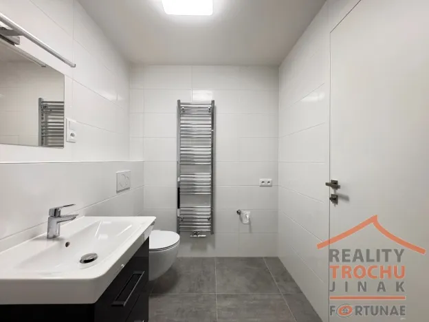 Pronájem bytu 1+kk, Hradec Králové, Pod Zámečkem, 27 m2