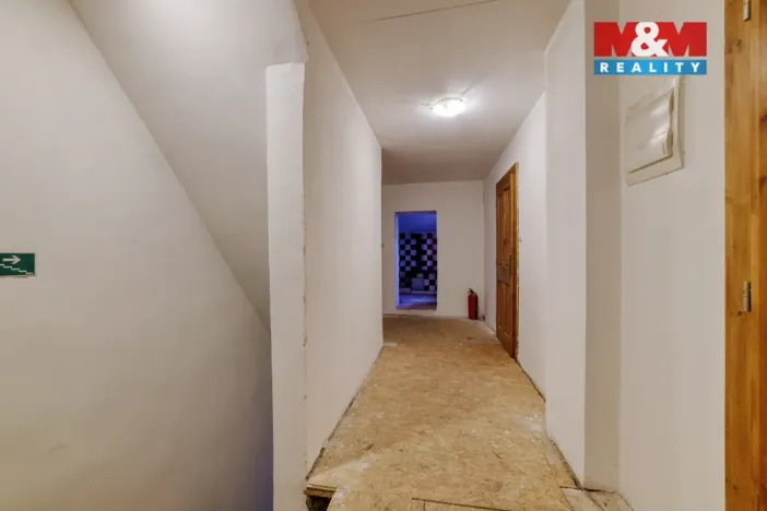 Prodej rodinného domu, Stráž nad Ohří - Boč, 500 m2