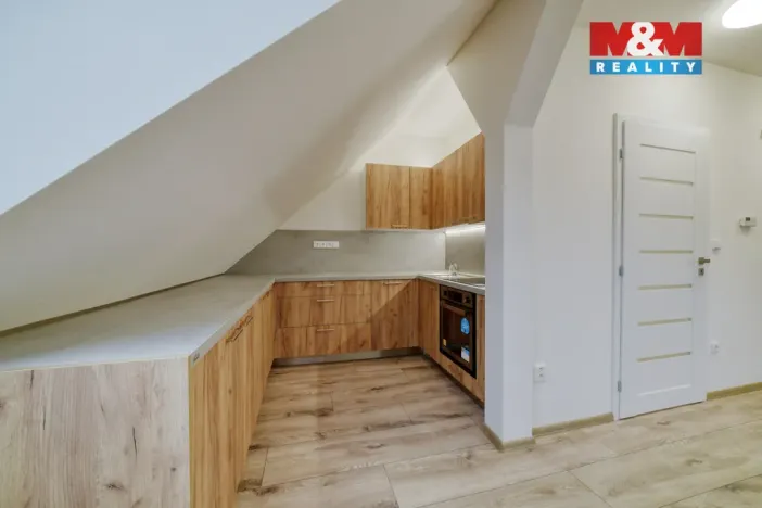Pronájem bytu 3+kk, Luby, Revoluční, 74 m2