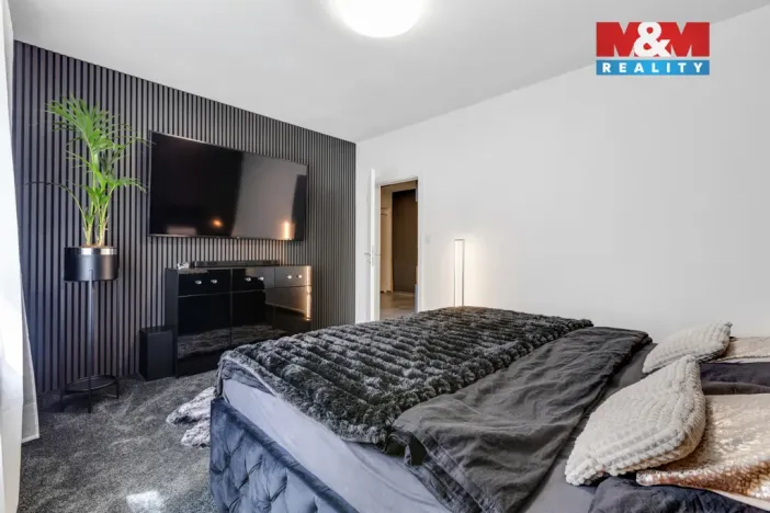 Prodej bytu 4+kk, Králův Dvůr - Levín, Na Lucberku, 141 m2