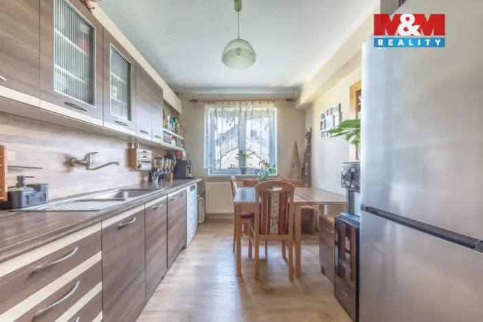Prodej rodinného domu, Chuchelna, 250 m2