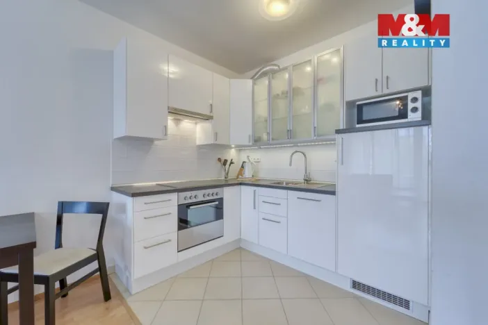 Prodej bytu 2+kk, Praha, Sazovická, 47 m2