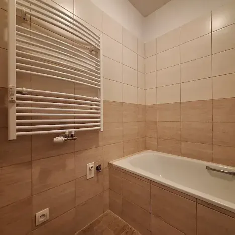 Pronájem bytu 1+1, Praha - Smíchov, Podbělohorská, 43 m2