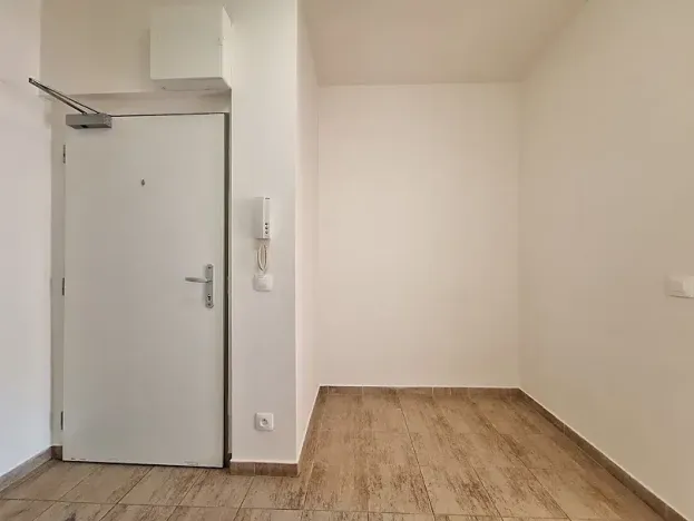 Pronájem bytu 1+1, Praha - Smíchov, Podbělohorská, 43 m2