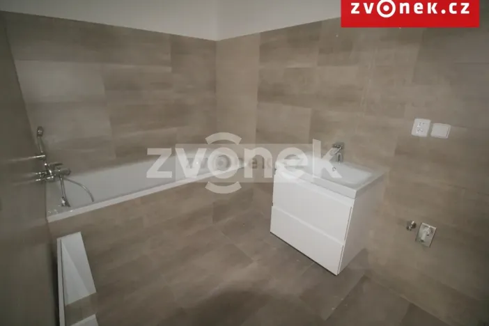 Pronájem bytu 2+kk, Otrokovice, Komenského, 52 m2