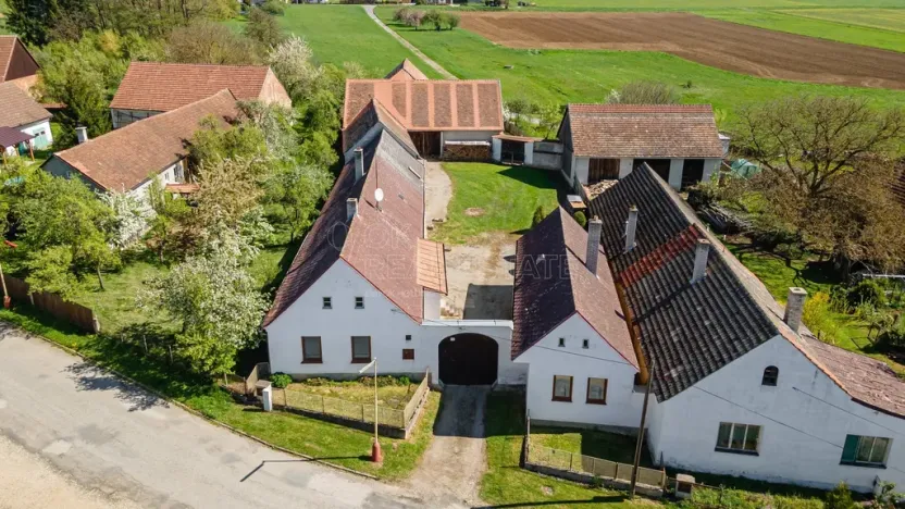 Prodej zemědělské usedlosti, Krasonice, 350 m2