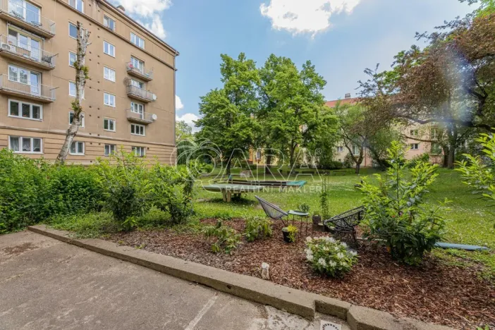 Pronájem bytu 1+kk, Praha - Žižkov, Viklefova, 34 m2