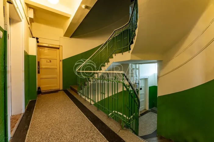 Pronájem bytu 1+kk, Praha - Žižkov, Viklefova, 34 m2