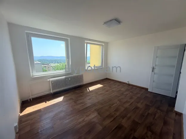 Pronájem bytu 1+kk, Chlumec, Podzimní, 31 m2