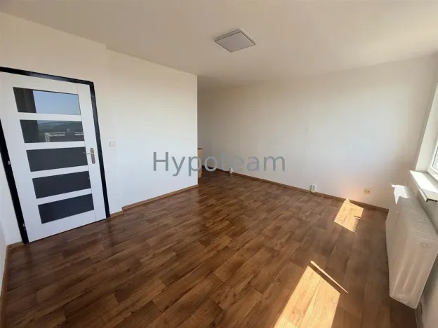 Pronájem bytu 1+kk, Chlumec, Podzimní, 31 m2