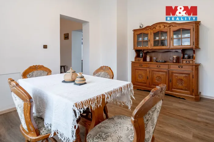 Prodej rodinného domu, Moravec, 220 m2