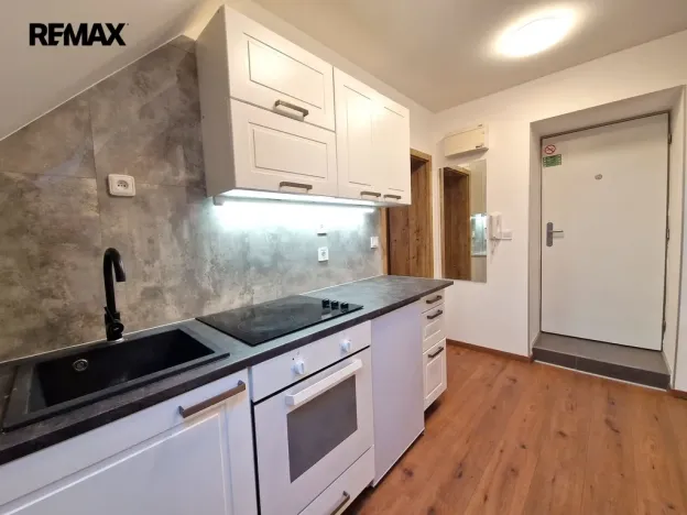 Pronájem bytu 1+1, Praha - Nusle, Křesomyslova, 38 m2