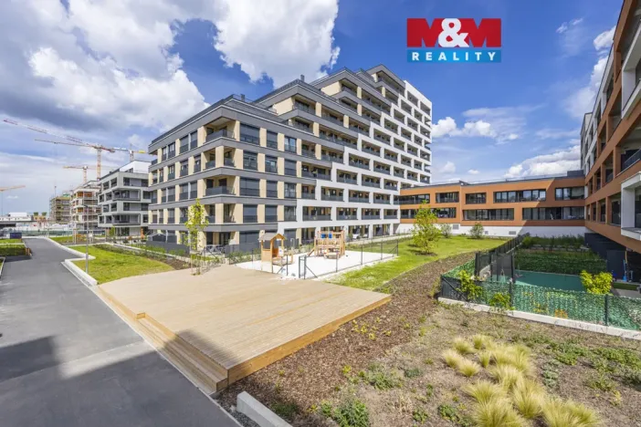 Prodej bytu 2+kk, Praha - Hloubětín, Poděbradská, 71 m2