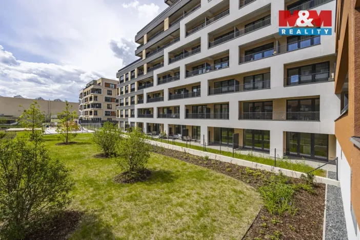 Prodej bytu 2+kk, Praha - Hloubětín, Poděbradská, 71 m2