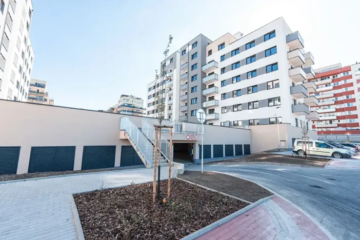 Pronájem bytu 2+kk, Praha - Hlubočepy, Fabiánové, 47 m2