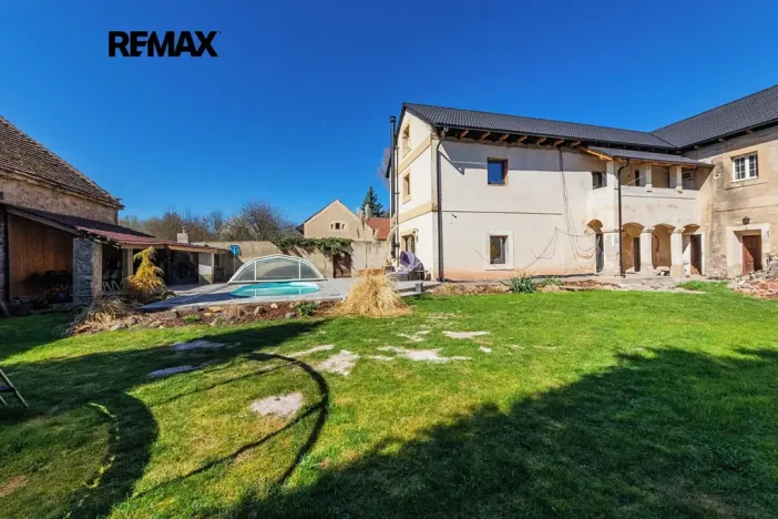 Prodej činžovního domu, Černuc, 330 m2