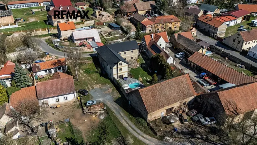 Prodej činžovního domu, Černuc, 330 m2