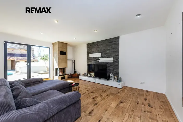 Prodej činžovního domu, Černuc, 330 m2