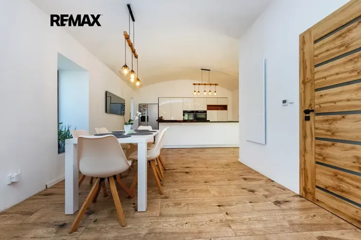 Prodej činžovního domu, Černuc, 330 m2
