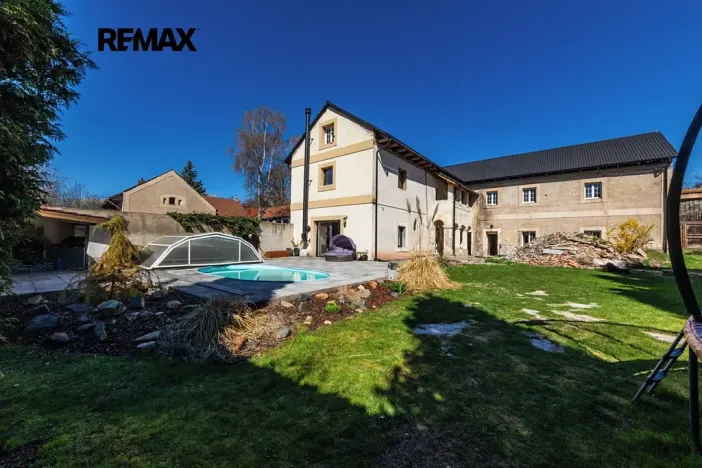 Prodej činžovního domu, Černuc, 330 m2